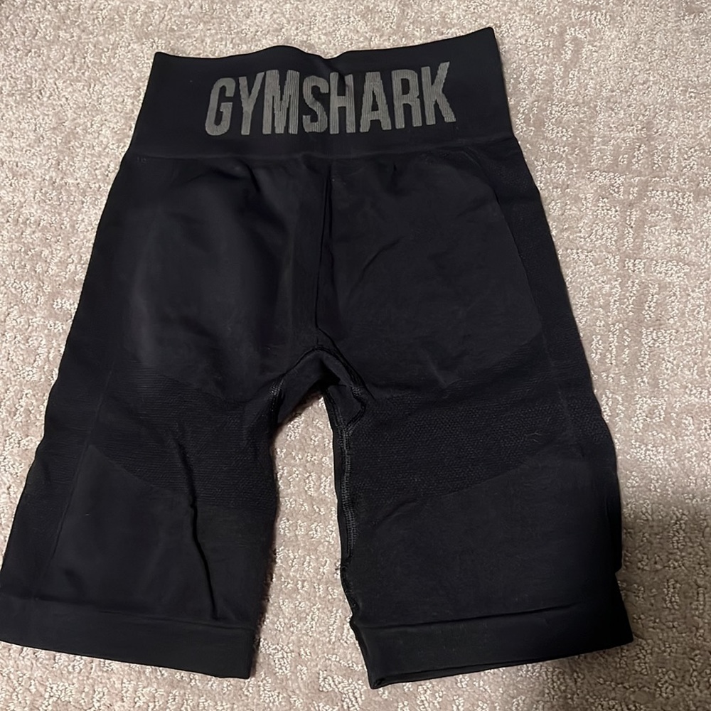 Gymshark biker shorts - Picture 2 of 2